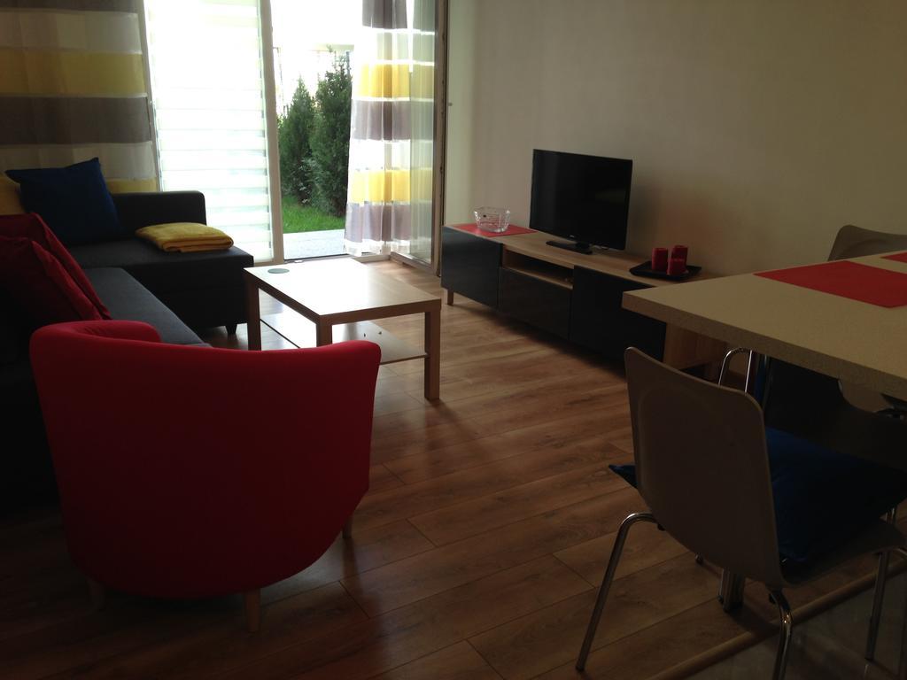 Apartamento Przytulne mieszkanie z ogródkiem Cracovia Exterior foto