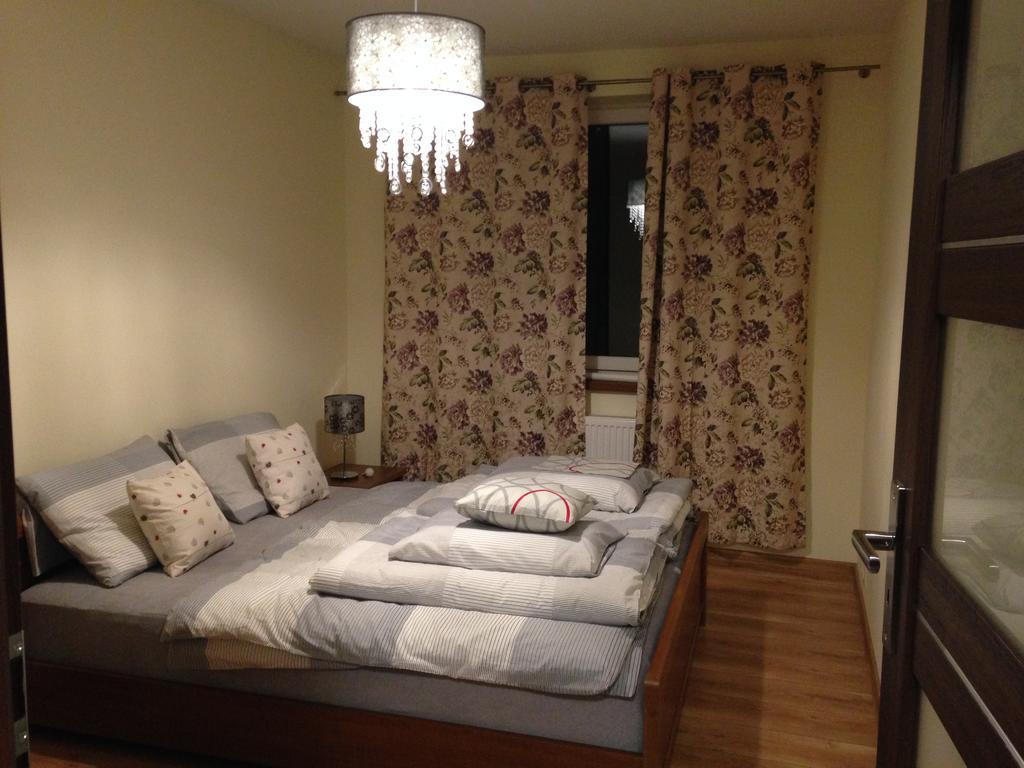Apartamento Przytulne mieszkanie z ogródkiem Cracovia Exterior foto
